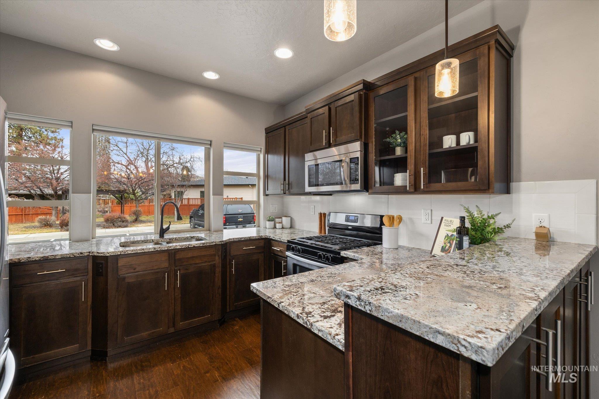 2737 E Humboldt Lane, Boise, Idaho 83706, 3 Bedrooms, 2.5 Bathrooms, Residential For Sale, Price $559,000,MLS 98974638