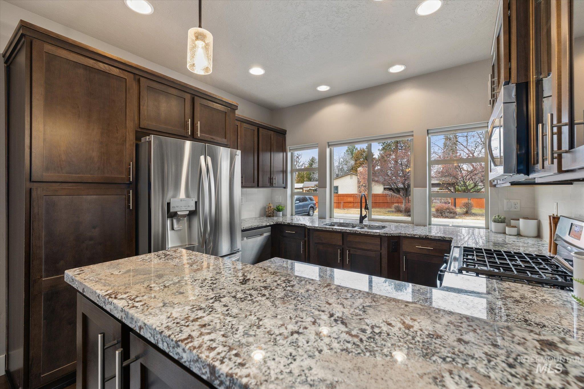 2737 E Humboldt Lane, Boise, Idaho 83706, 3 Bedrooms, 2.5 Bathrooms, Residential For Sale, Price $559,000,MLS 98974638