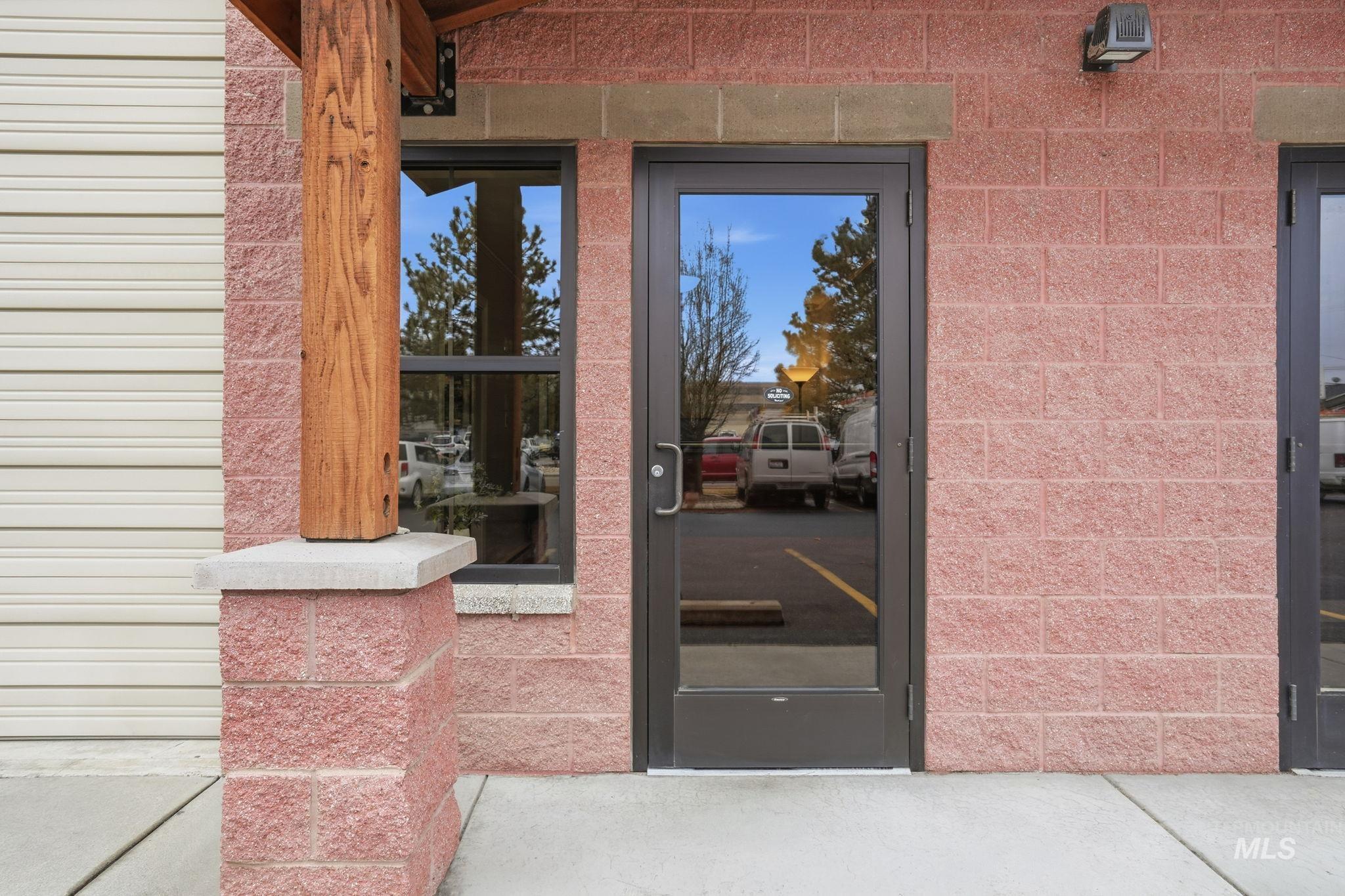 1817 N Wildwood St, Boise, Idaho 83713-5146, Business/Commercial For Sale, Price $340,000,MLS 98974641