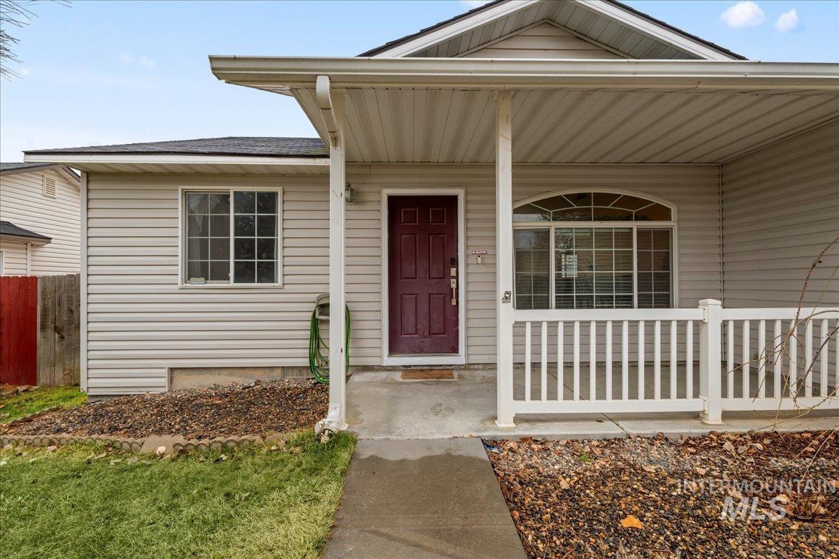 14413 Gresham Dr, Caldwell, Idaho 83607, 3 Bedrooms, 2 Bathrooms, Residential For Sale, Price $335,000,MLS 98974642