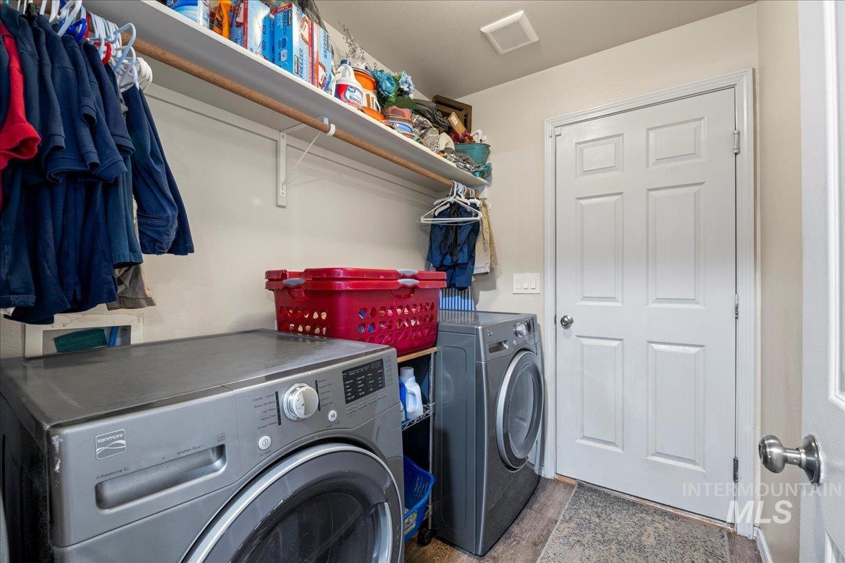 14413 Gresham Dr, Caldwell, Idaho 83607, 3 Bedrooms, 2 Bathrooms, Residential For Sale, Price $335,000,MLS 98974642