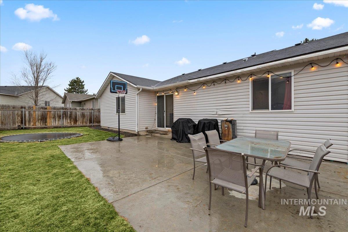 14413 Gresham Dr, Caldwell, Idaho 83607, 3 Bedrooms, 2 Bathrooms, Residential For Sale, Price $335,000,MLS 98974642