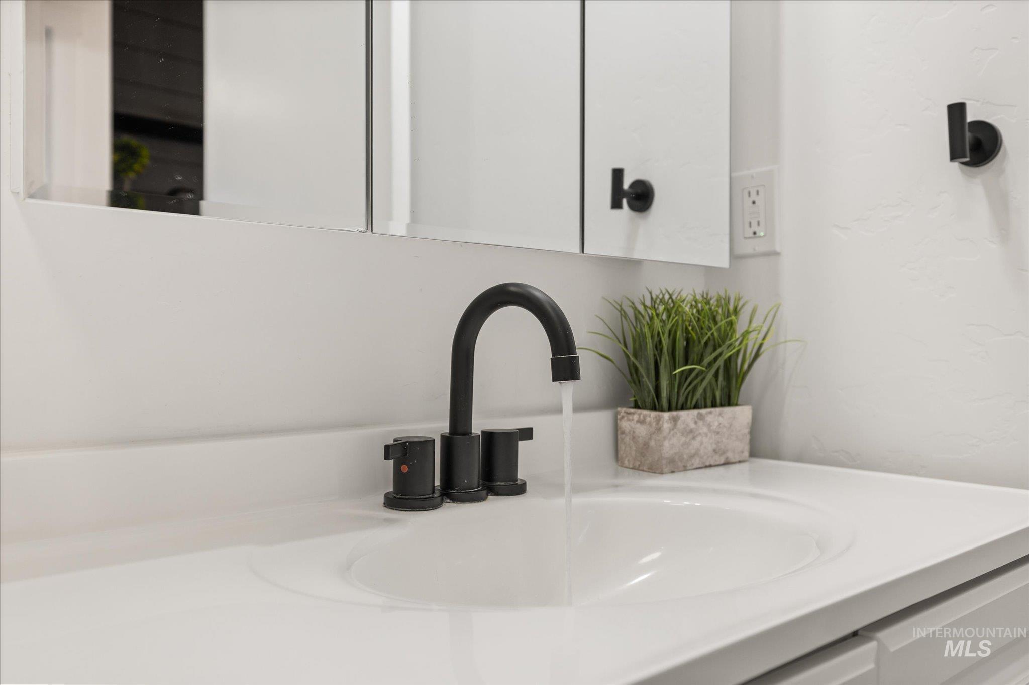 511 10th Ave N, Nampa, Idaho 83687, 2 Bedrooms, 1 Bathroom, Residential For Sale, Price $329,900,MLS 98974645