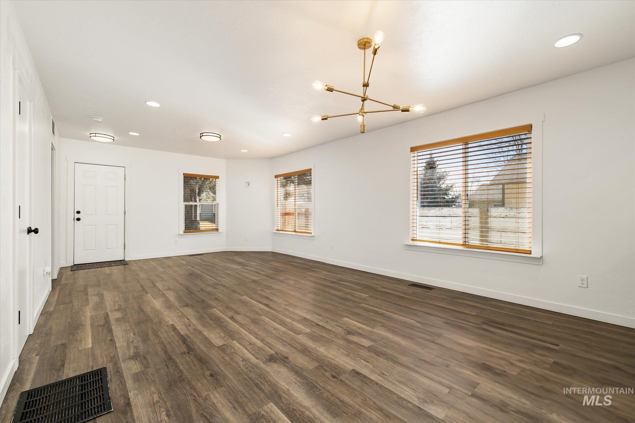 511 10th Ave N, Nampa, Idaho 83687, 2 Bedrooms, 1 Bathroom, Residential For Sale, Price $329,900,MLS 98974645