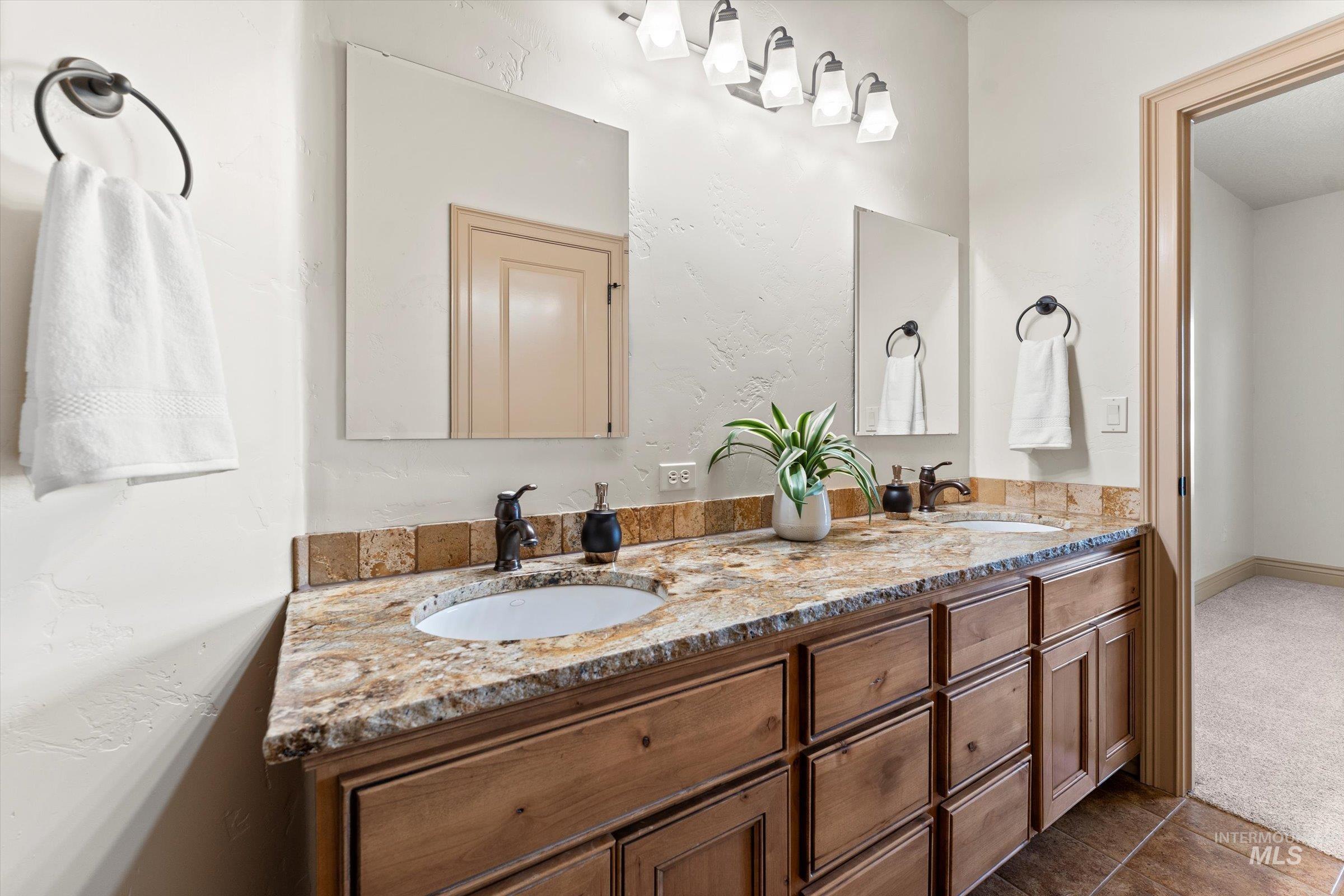 12575 Anakate Ln, Nampa, Idaho 83686, 4 Bedrooms, 3.5 Bathrooms, Residential For Sale, Price $1,165,000,MLS 98974646