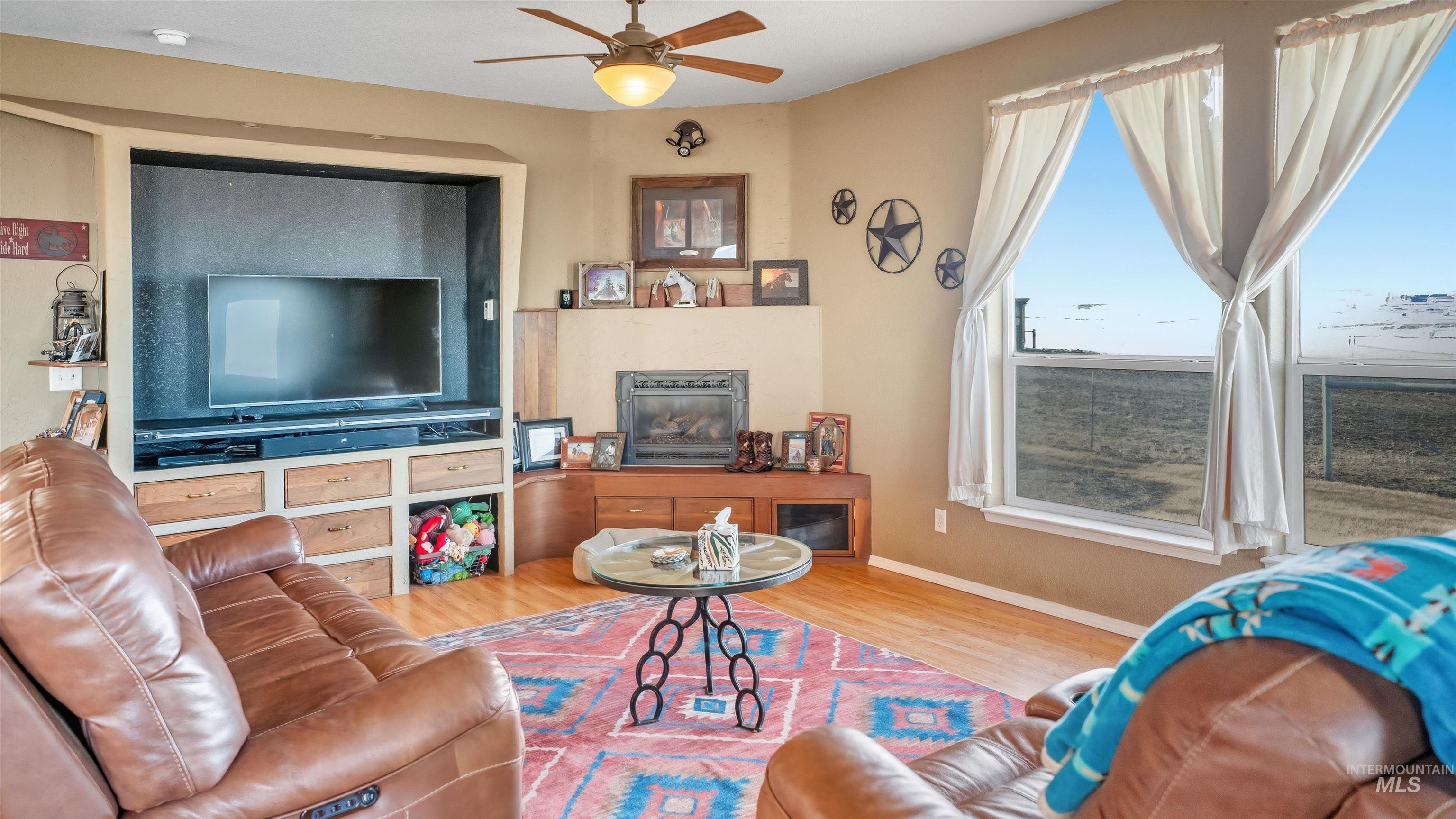 19397 Cloverland Rd., Asotin, Washington 99402, 3 Bedrooms, 2 Bathrooms, Residential For Sale, Price $569,000, 98974654