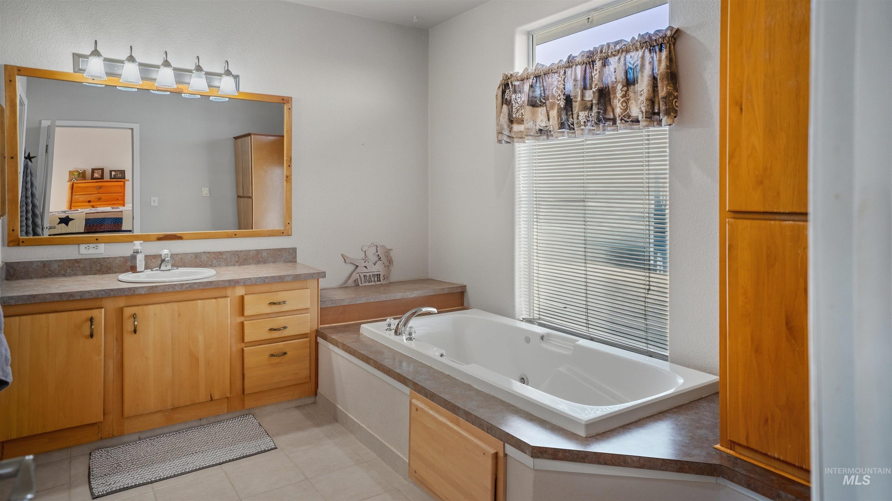 19397 Cloverland Rd., Asotin, Washington 99402, 3 Bedrooms, 2 Bathrooms, Residential For Sale, Price $569,000, 98974654