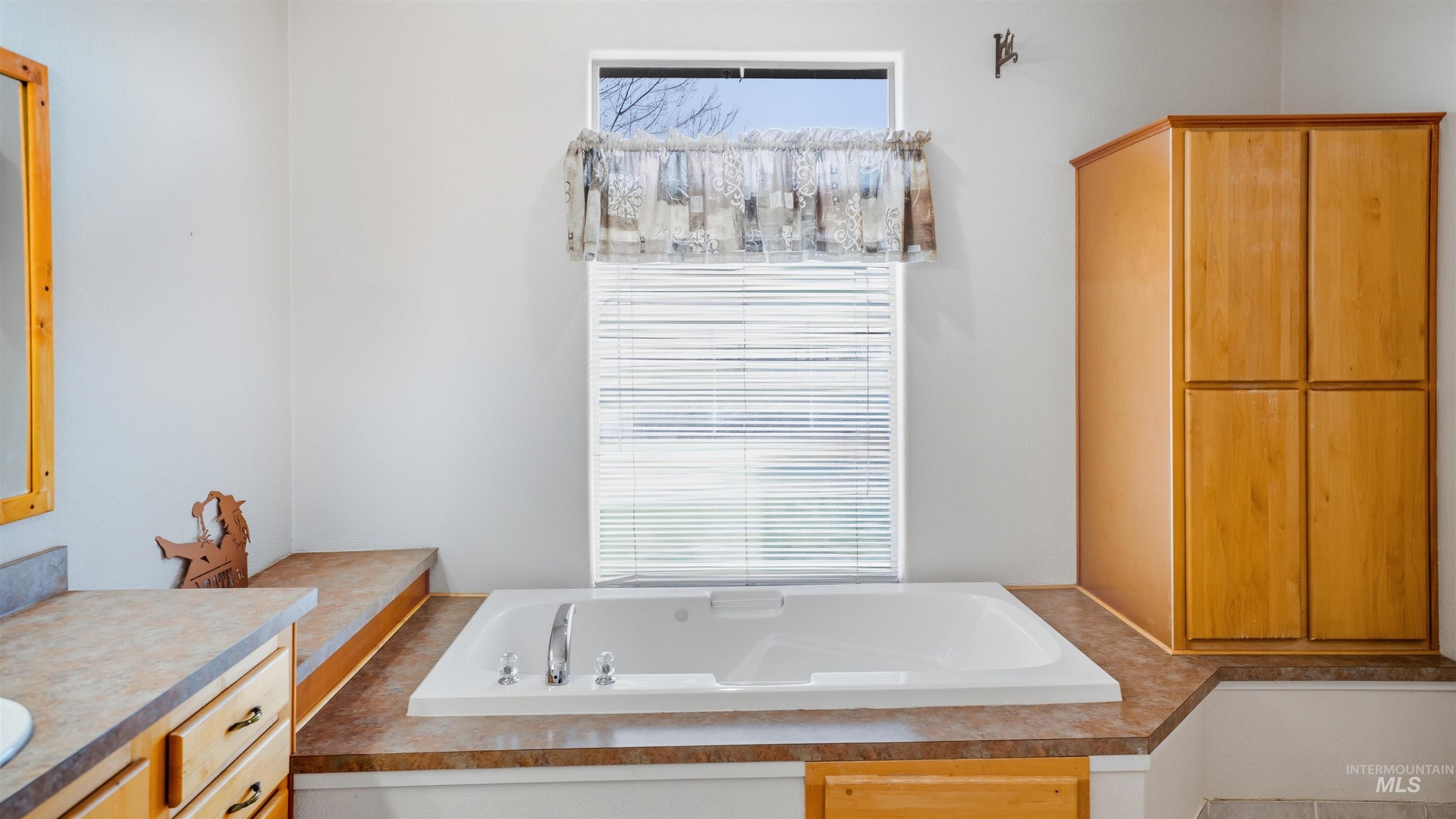 19397 Cloverland Rd., Asotin, Washington 99402, 3 Bedrooms, 2 Bathrooms, Residential For Sale, Price $579,000,MLS 98974654