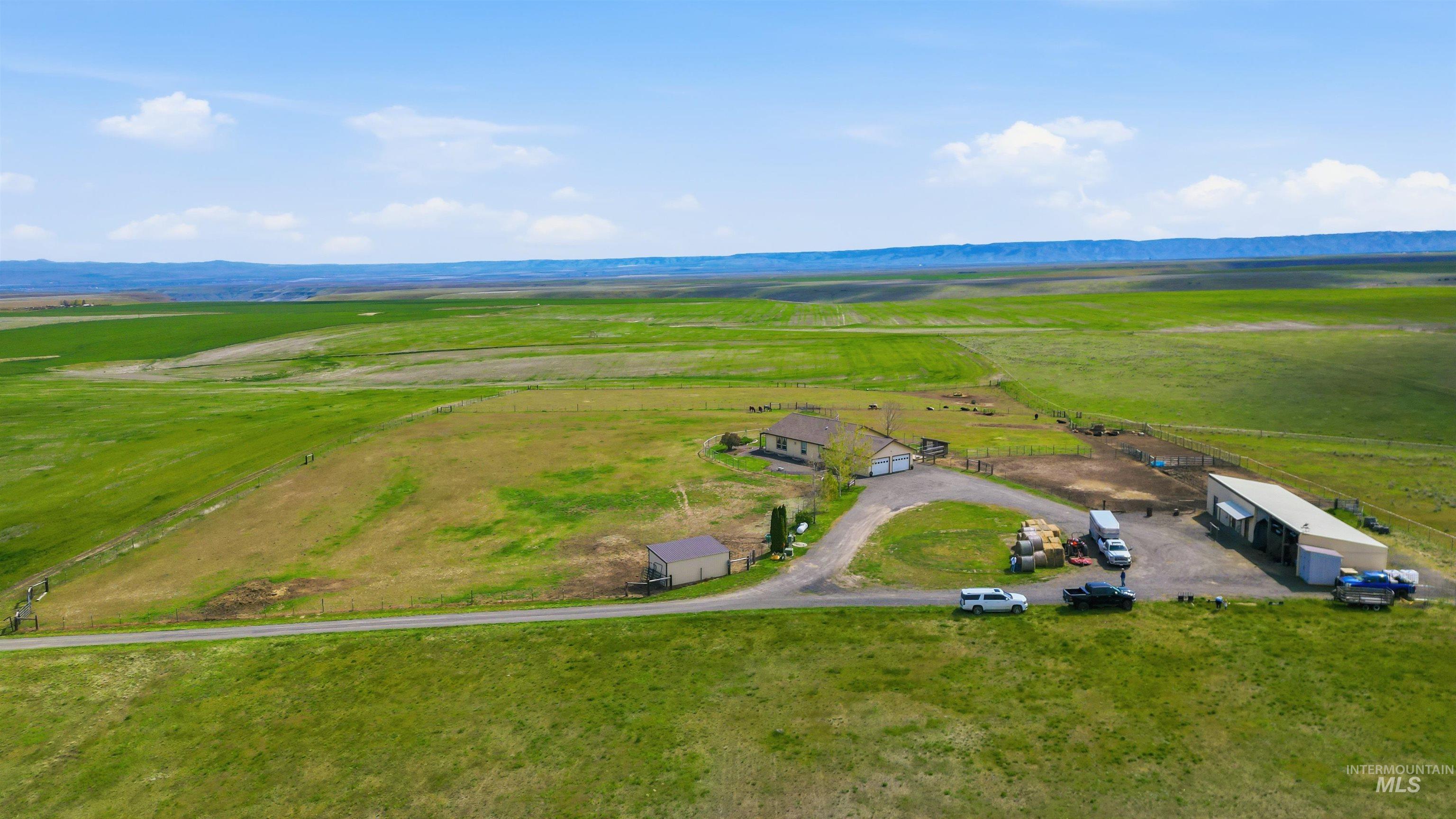 19397 Cloverland Rd., Asotin, Washington 99402, 3 Bedrooms, 2 Bathrooms, Residential For Sale, Price $569,000, 98974654