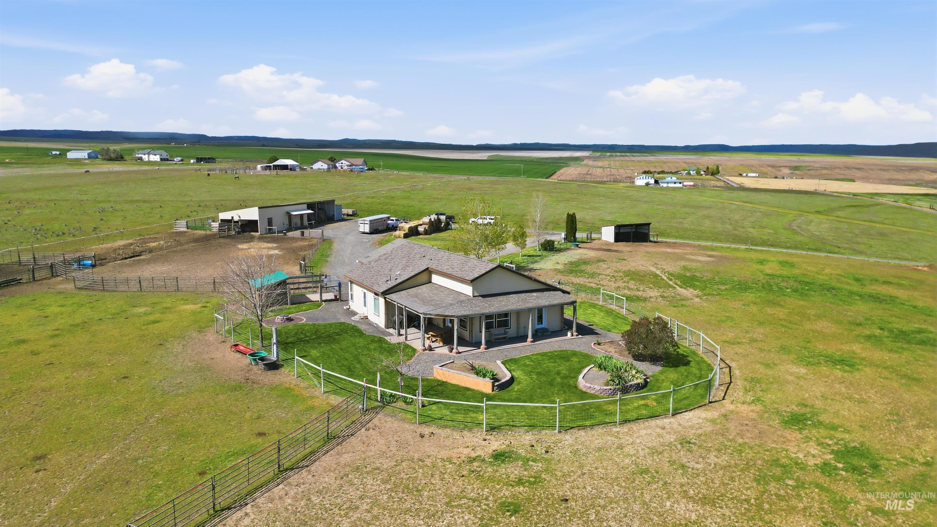 19397 Cloverland Rd., Asotin, Washington 99402, 3 Bedrooms, 2 Bathrooms, Residential For Sale, Price $569,000, 98974654