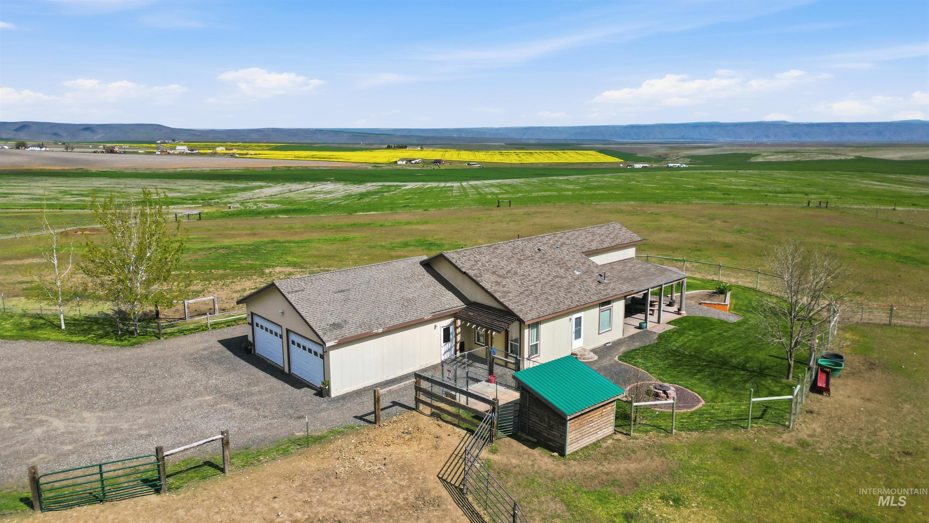 19397 Cloverland Rd., Asotin, Washington 99402, 3 Bedrooms, 2 Bathrooms, Residential For Sale, Price $569,000, 98974654