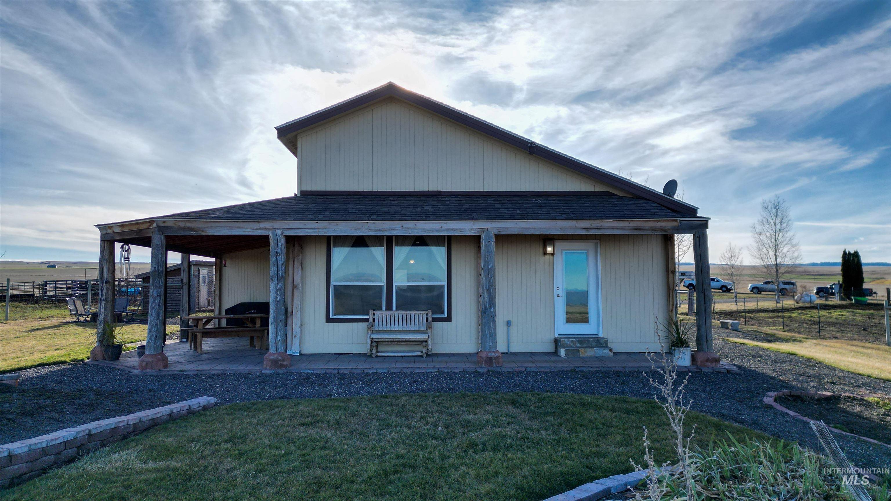 19397 Cloverland Rd., Asotin, Washington 99402, 3 Bedrooms, 2 Bathrooms, Residential For Sale, Price $590,000,MLS 98974654