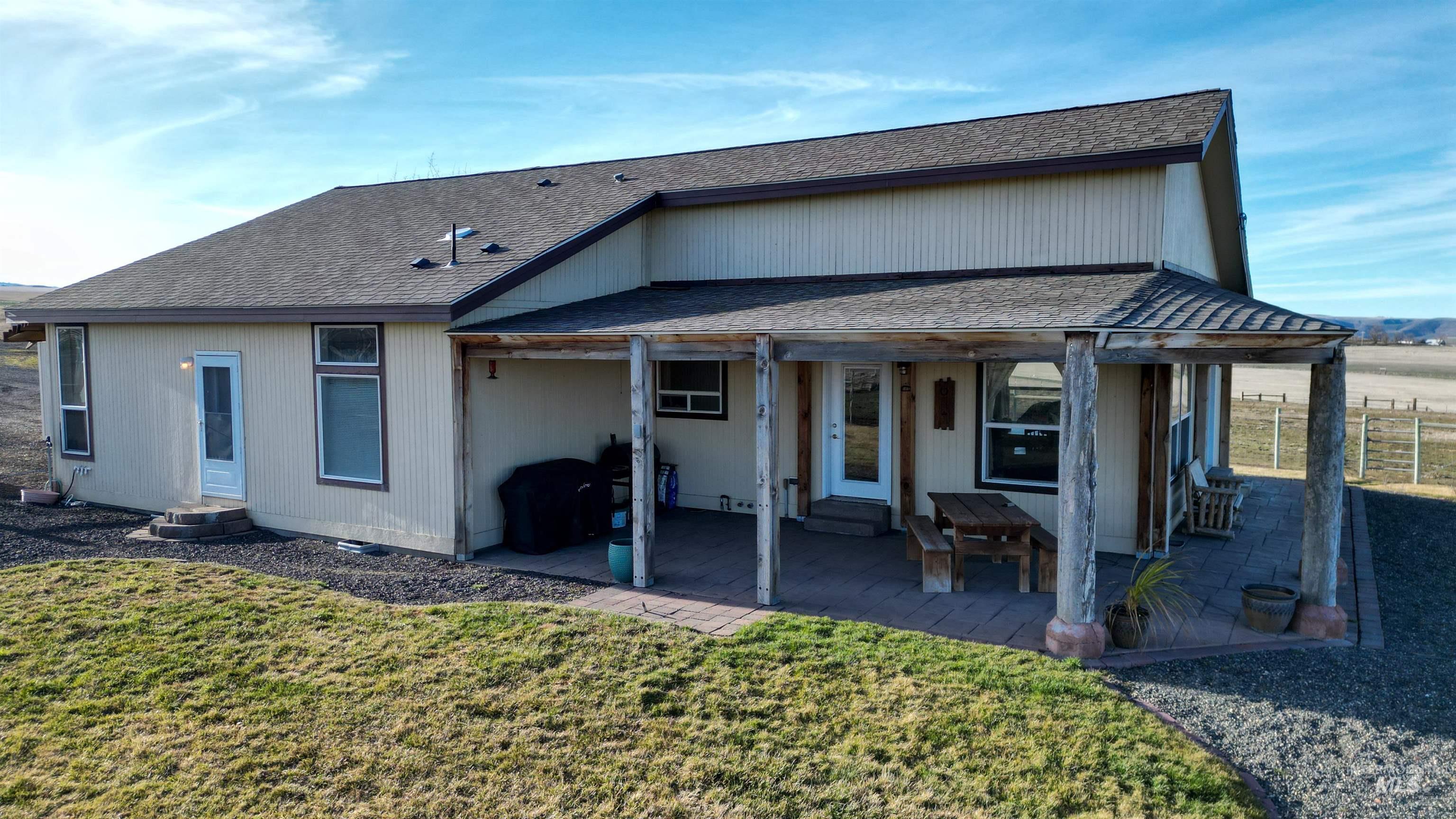 19397 Cloverland Rd., Asotin, Washington 99402, 3 Bedrooms, 2 Bathrooms, Residential For Sale, Price $590,000,MLS 98974654