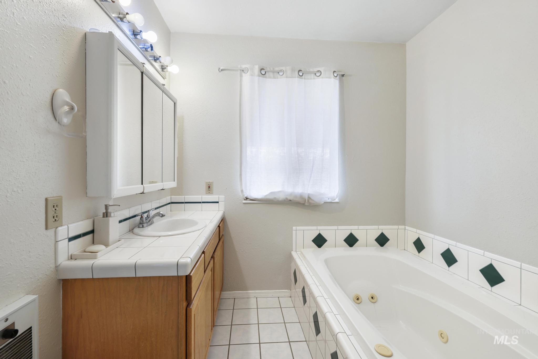 429 11th Ave N, Buhl, Idaho 83316, 3 Bedrooms, 2 Bathrooms, Residential For Sale, Price $375,000,MLS 98974656