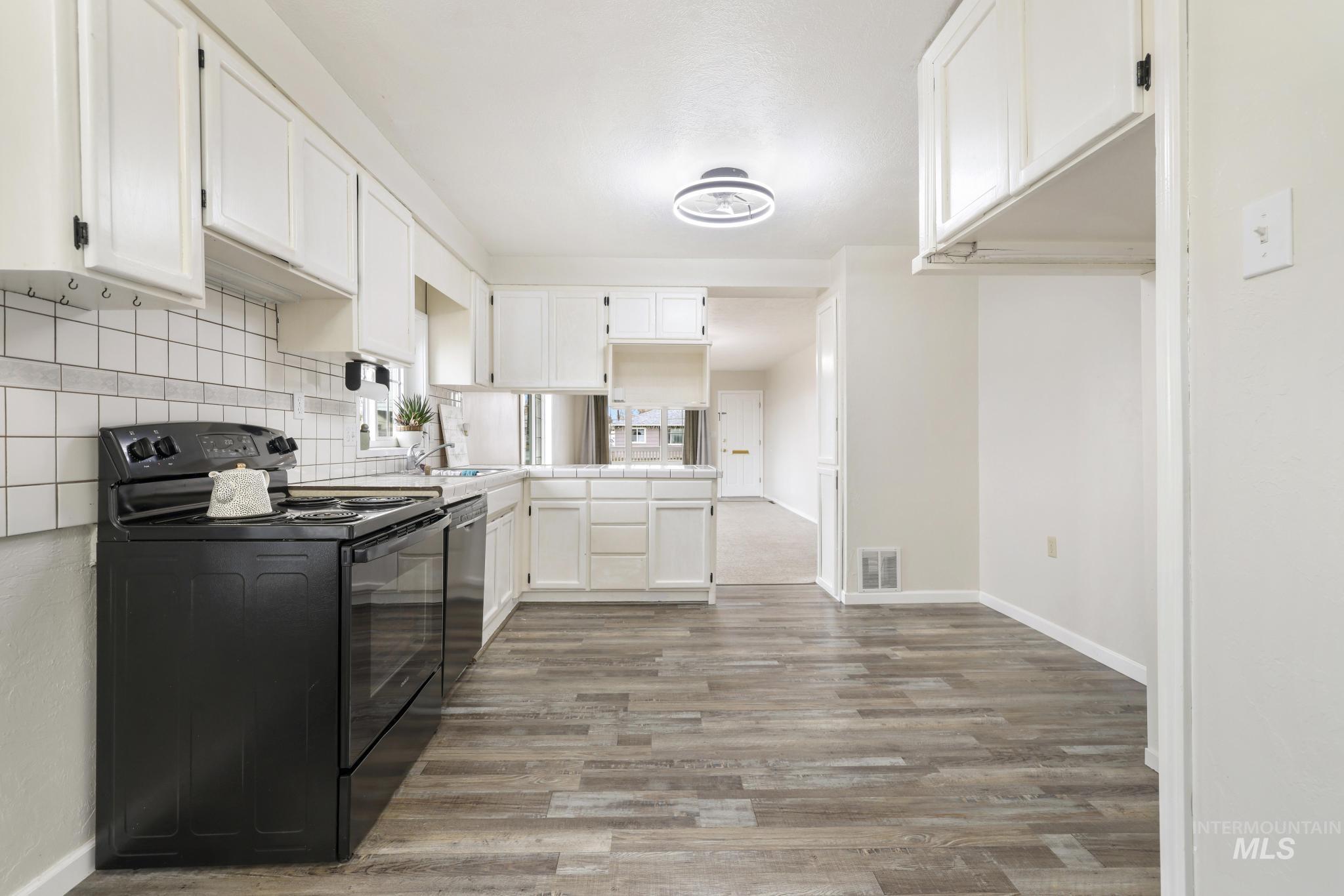 429 11th Ave N, Buhl, Idaho 83316, 3 Bedrooms, 2 Bathrooms, Residential For Sale, Price $375,000,MLS 98974656