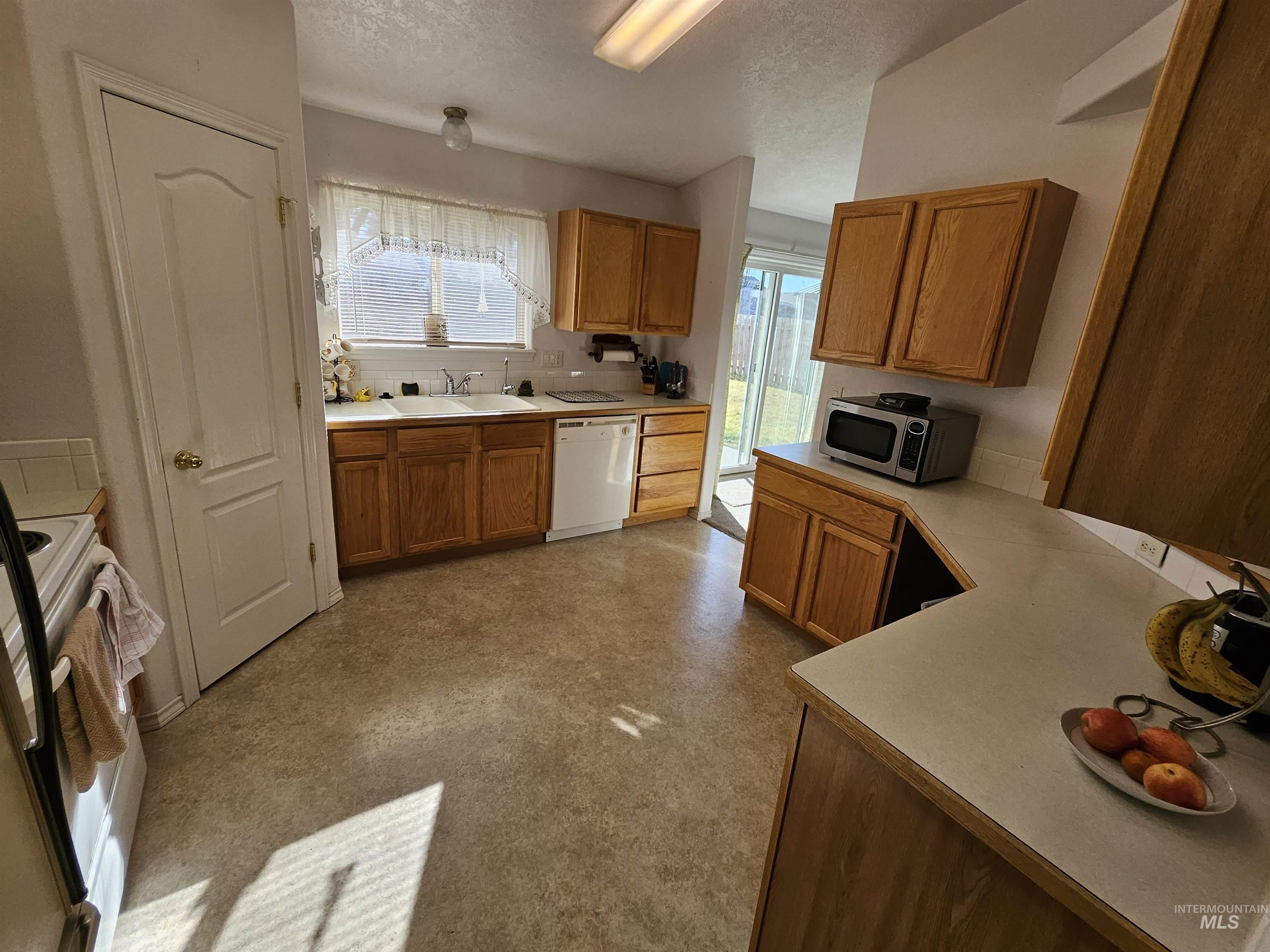 11445 W Hawkins Ave, Nampa, Idaho 83651, 3 Bedrooms, 2 Bathrooms, Residential For Sale, Price $339,888,MLS 98974658