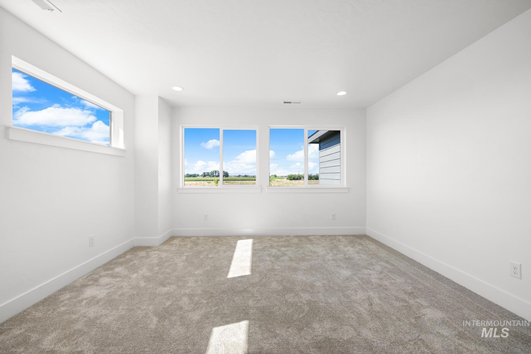 6668 N Wonder Ave, Meridian, Idaho 83646, 5 Bedrooms, 2.5 Bathrooms, Residential For Sale, Price $779,900, 98974661