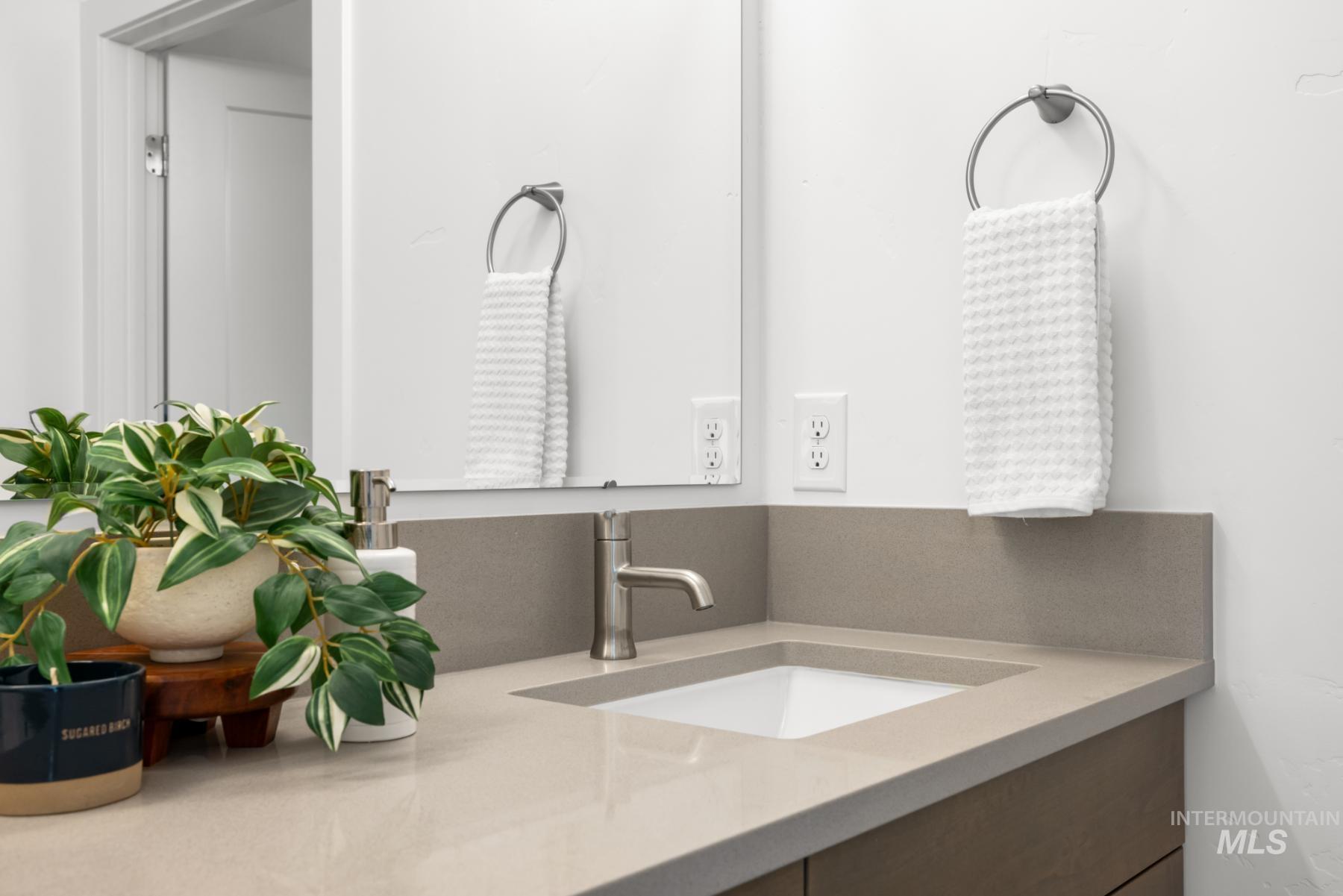 6668 N Wonder Ave, Meridian, Idaho 83646, 5 Bedrooms, 2.5 Bathrooms, Residential For Sale, Price $769,800,MLS 98974661