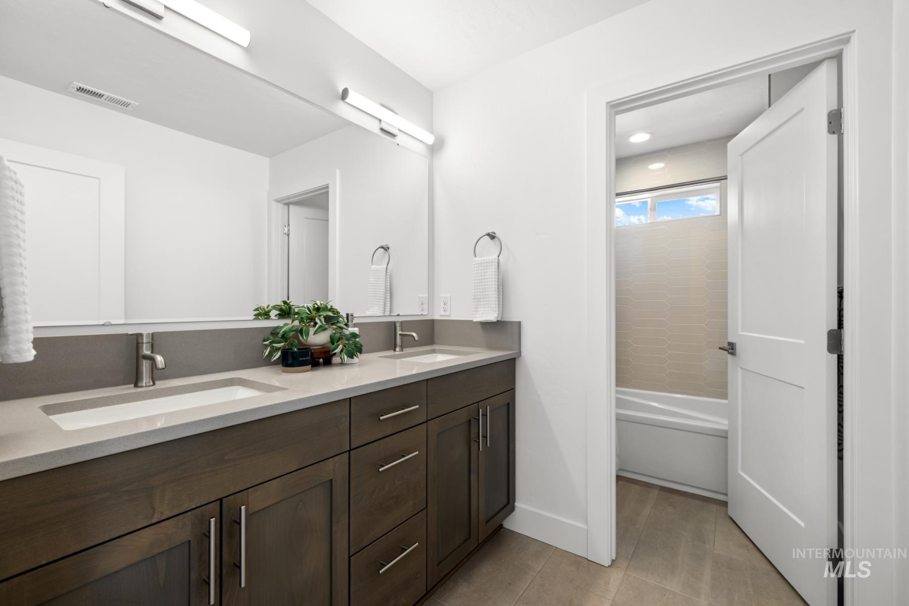 6668 N Wonder Ave, Meridian, Idaho 83646, 5 Bedrooms, 2.5 Bathrooms, Residential For Sale, Price $779,900, 98974661