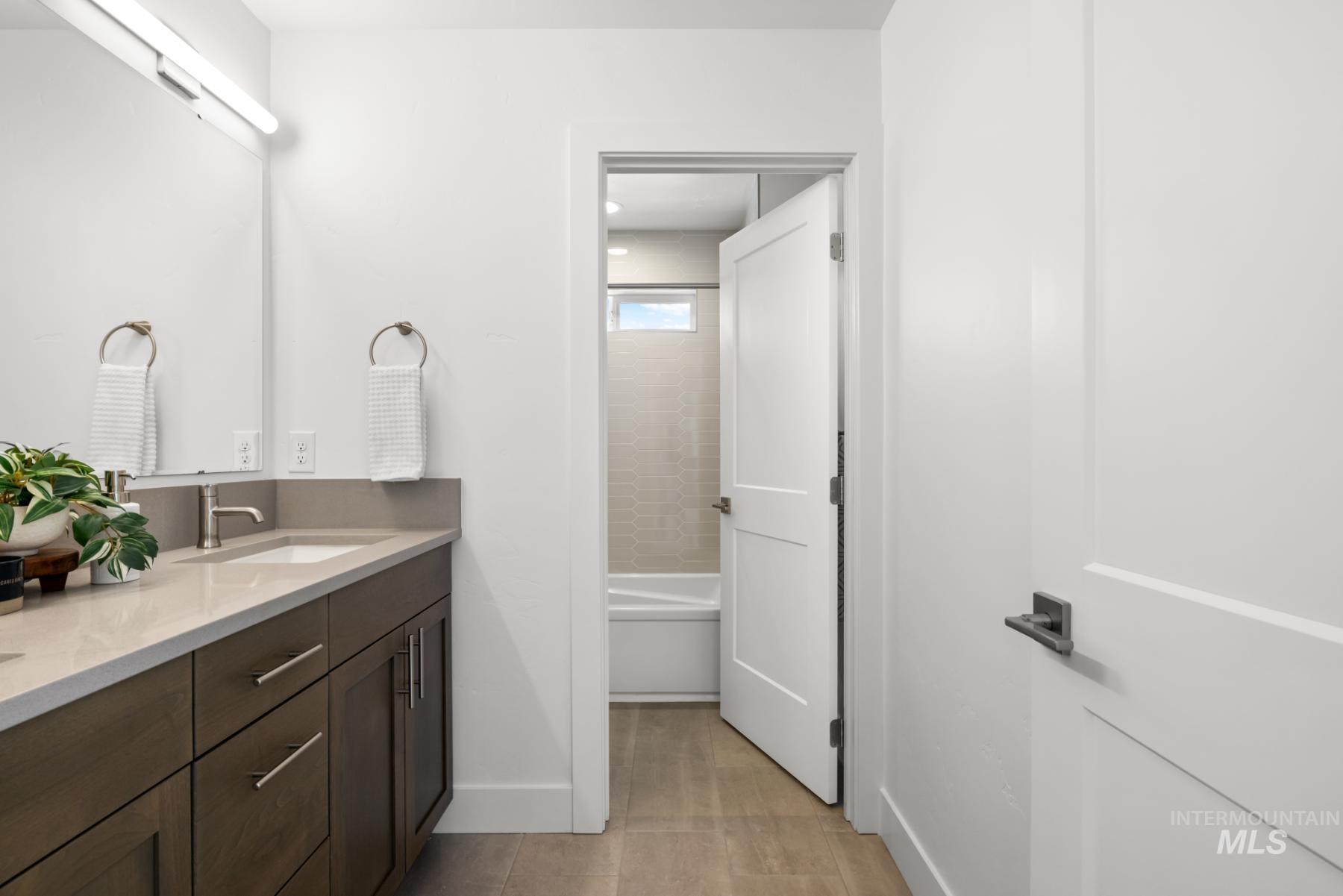 6668 N Wonder Ave, Meridian, Idaho 83646, 5 Bedrooms, 2.5 Bathrooms, Residential For Sale, Price $769,800,MLS 98974661