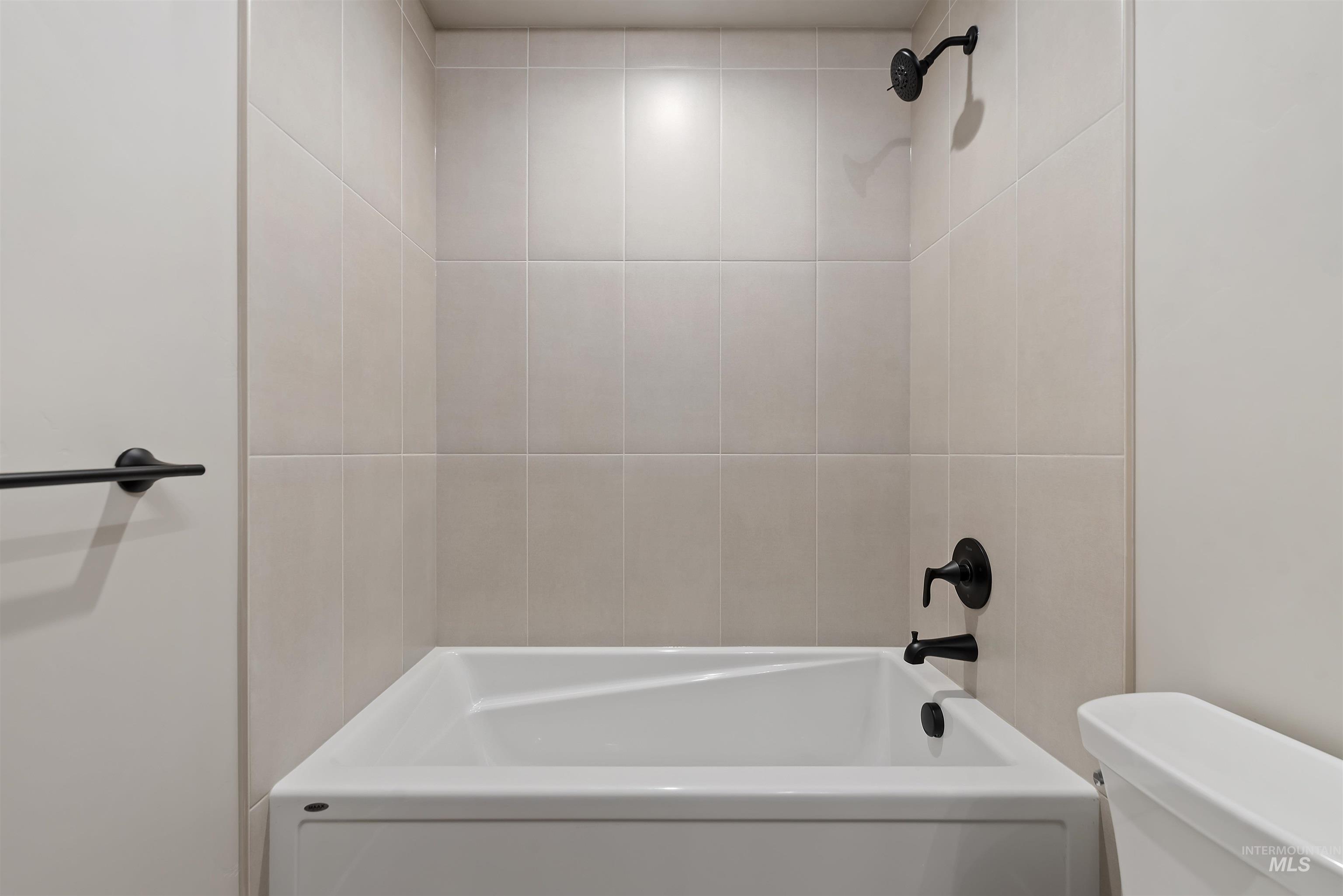 6616 N Good Dr, Eagle, Idaho 83714, 3 Bedrooms, 2 Bathrooms, Residential For Sale, Price $639,880, 98974664