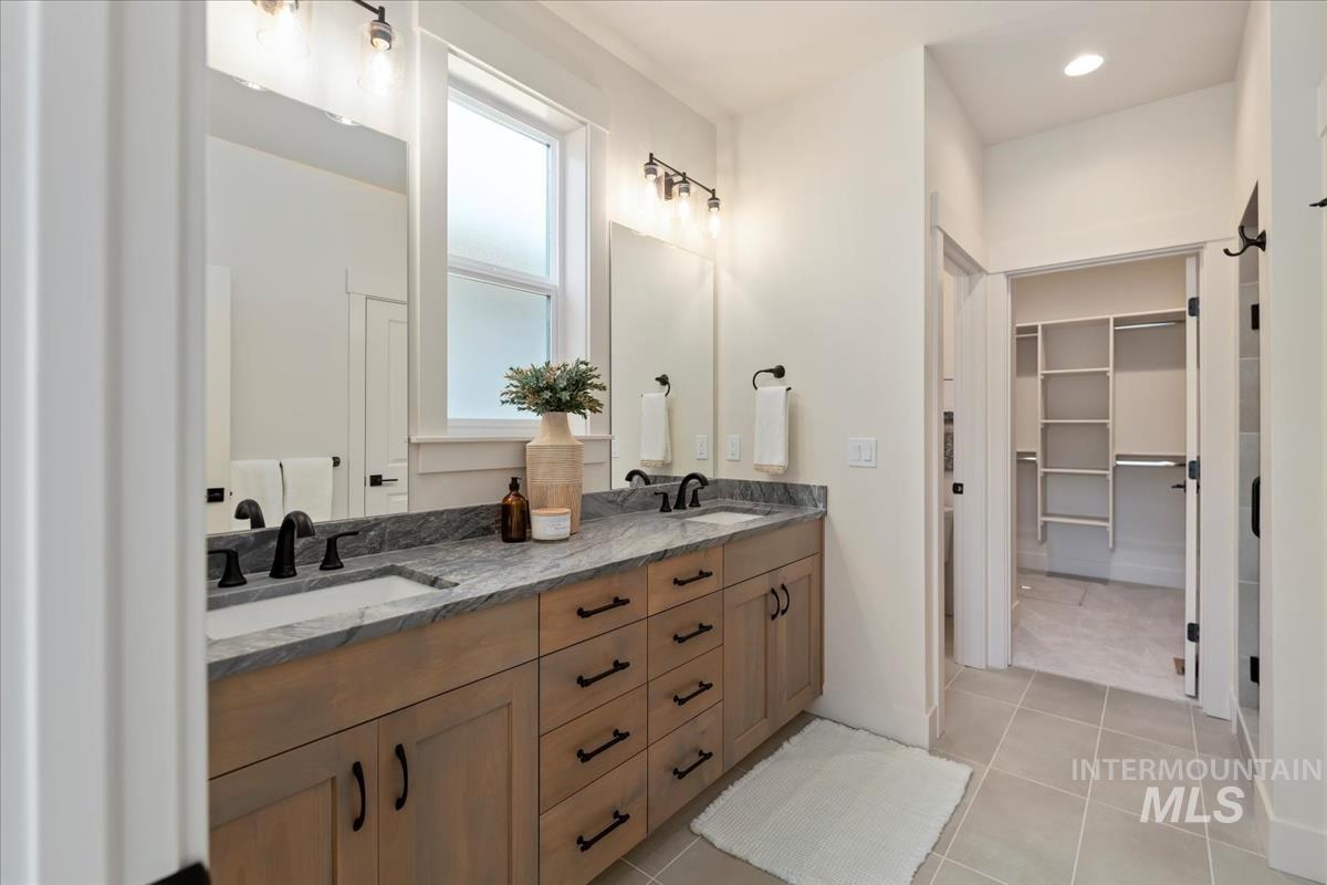 6531 E Ritcher, Eagle, Idaho 83714, 3 Bedrooms, 3 Bathrooms, Residential For Sale, Price $599,880, 98974665