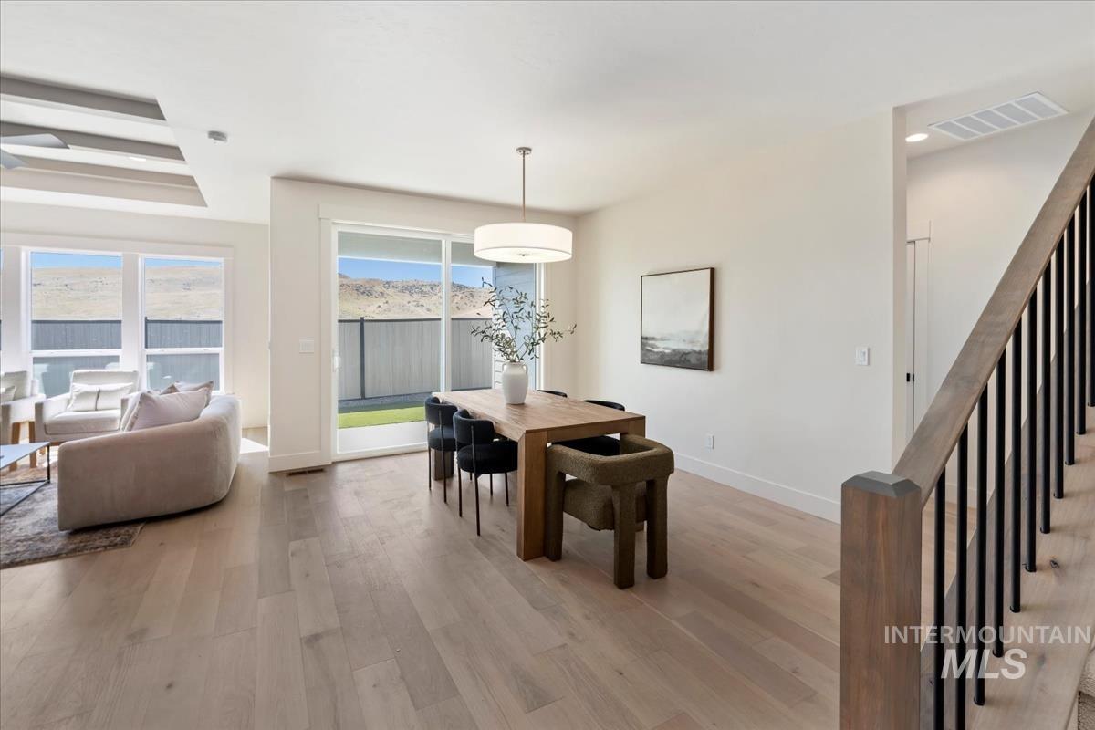 6531 E Ritcher, Eagle, Idaho 83714, 3 Bedrooms, 3 Bathrooms, Residential For Sale, Price $599,880, 98974665