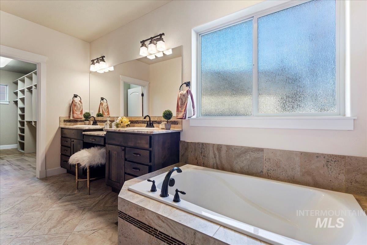 423 E Gannett, Meridian, Idaho 83642, 3 Bedrooms, 3 Bathrooms, Residential For Sale, Price $799,000,MLS 98974666