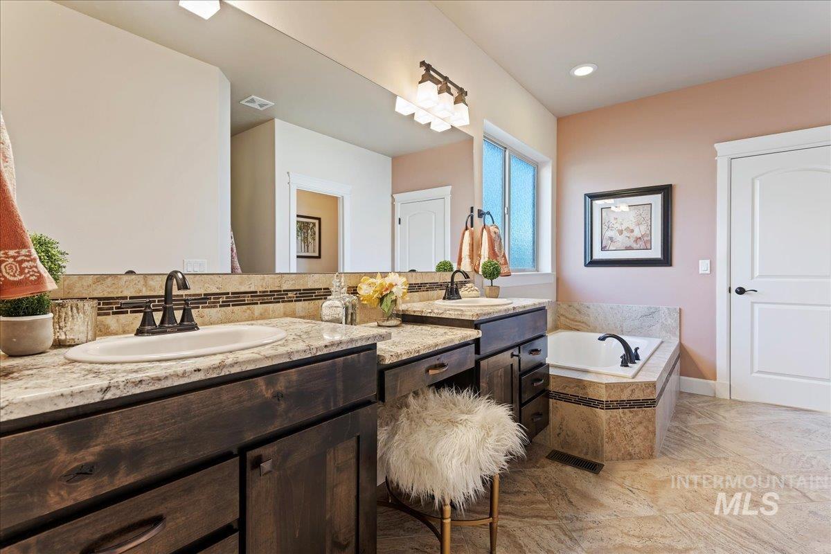 423 E Gannett, Meridian, Idaho 83642, 3 Bedrooms, 3 Bathrooms, Residential For Sale, Price $799,000,MLS 98974666