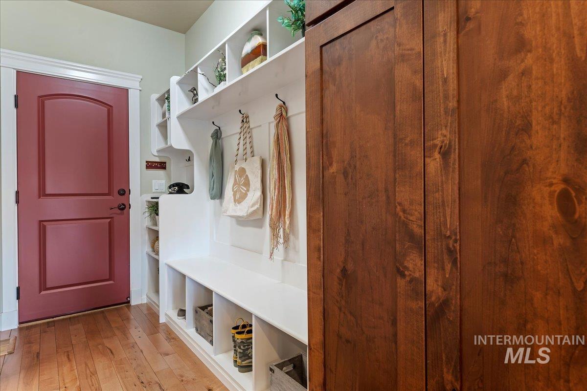 423 E Gannett, Meridian, Idaho 83642, 3 Bedrooms, 3 Bathrooms, Residential For Sale, Price $799,000,MLS 98974666