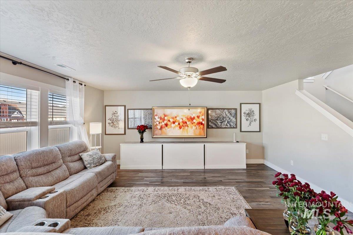 16719 Hopper Avenue, Caldwell, Idaho 83607, 5 Bedrooms, 2.5 Bathrooms, Residential For Sale, Price $449,999, 98974669