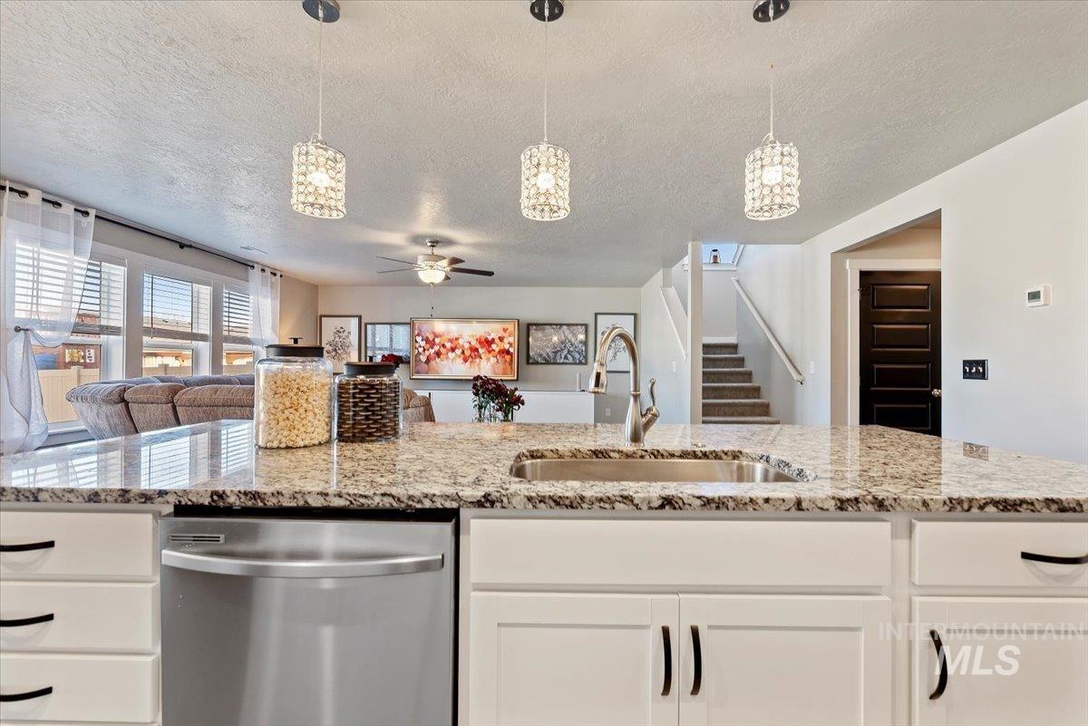 16719 Hopper Avenue, Caldwell, Idaho 83607, 5 Bedrooms, 2.5 Bathrooms, Residential For Sale, Price $449,999, 98974669