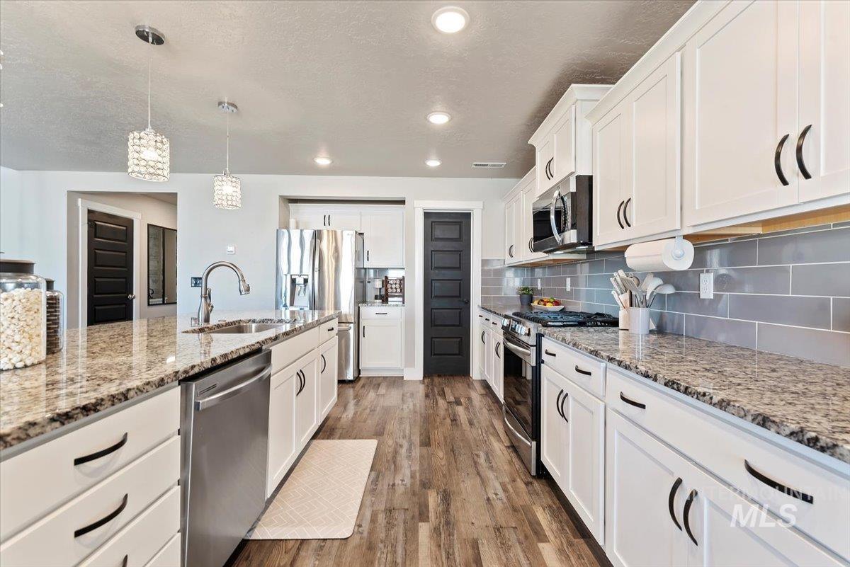 16719 Hopper Avenue, Caldwell, Idaho 83607, 5 Bedrooms, 2.5 Bathrooms, Residential For Sale, Price $449,999, 98974669