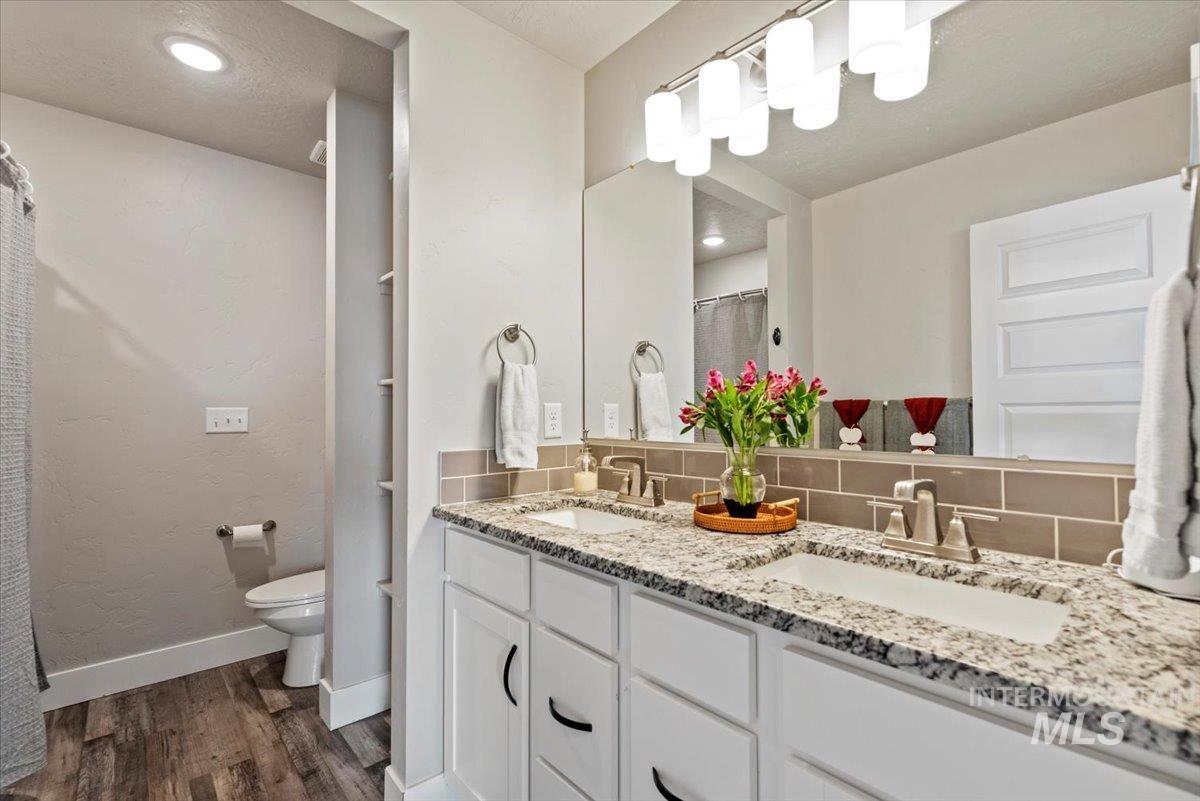 16719 Hopper Avenue, Caldwell, Idaho 83607, 5 Bedrooms, 2.5 Bathrooms, Residential For Sale, Price $449,999, 98974669