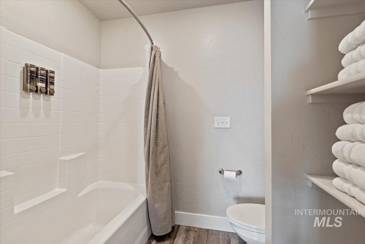 16719 Hopper Avenue, Caldwell, Idaho 83607, 5 Bedrooms, 2.5 Bathrooms, Residential For Sale, Price $449,999, 98974669