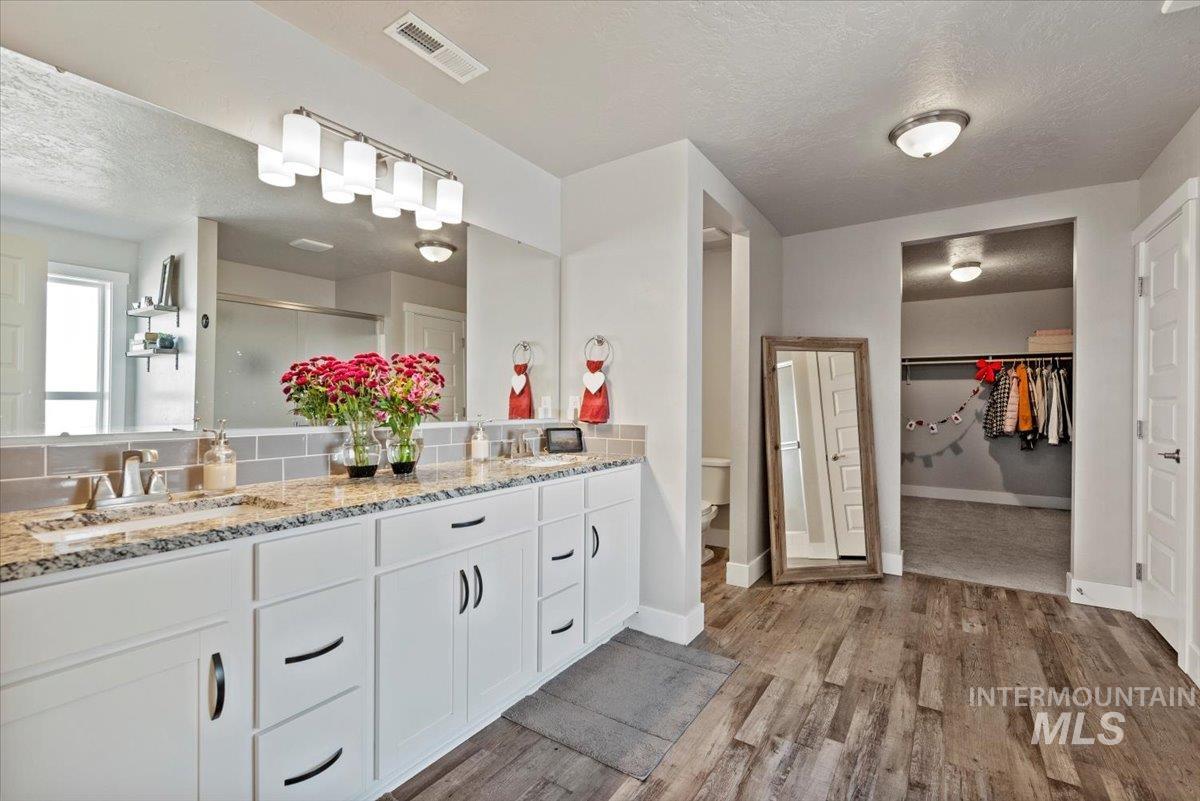 16719 Hopper Avenue, Caldwell, Idaho 83607, 5 Bedrooms, 2.5 Bathrooms, Residential For Sale, Price $449,999, 98974669