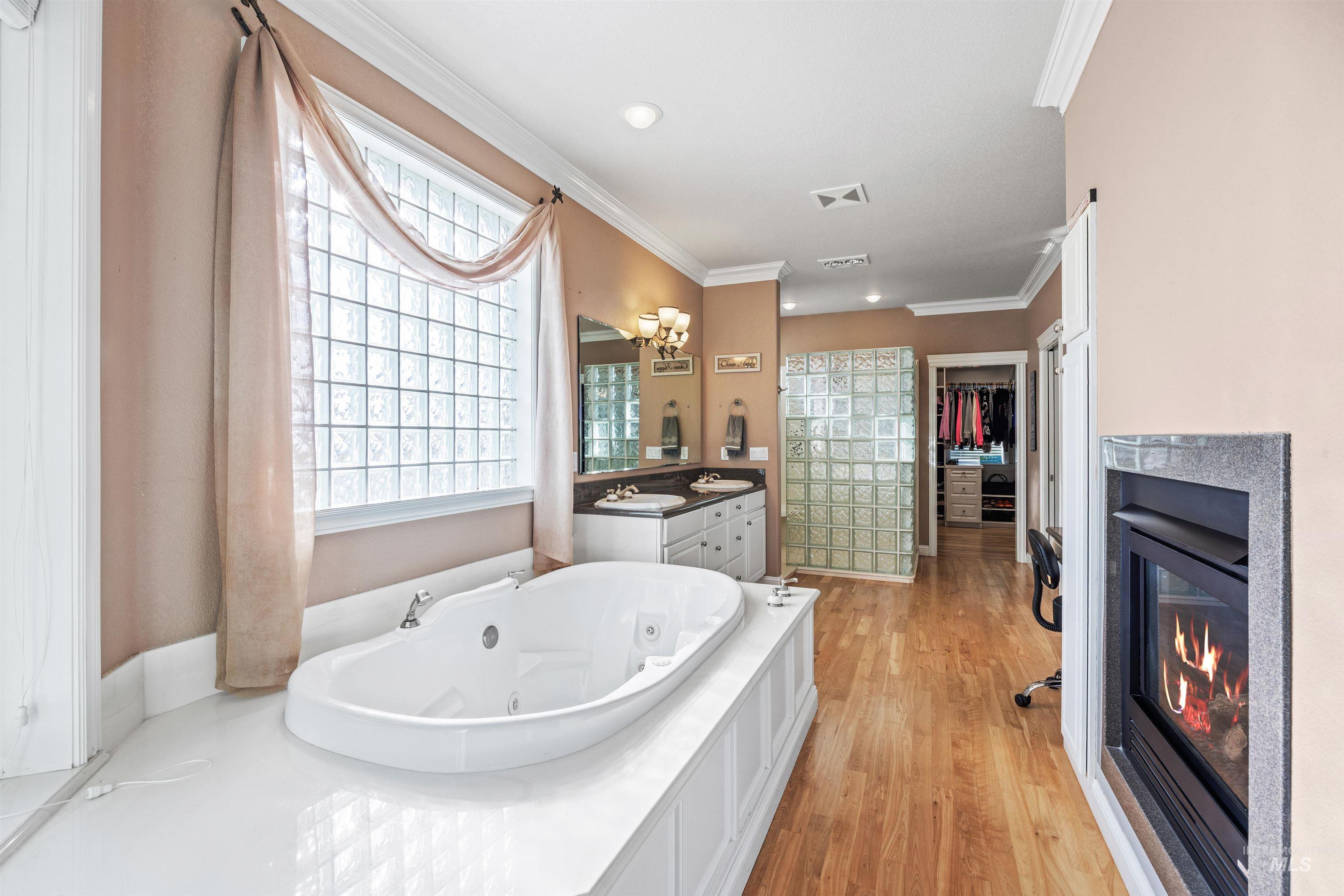 3418 N Costa Madera Way, Star, Idaho 83669, 4 Bedrooms, 3.5 Bathrooms, Residential For Sale, Price $1,799,000,MLS 98974672