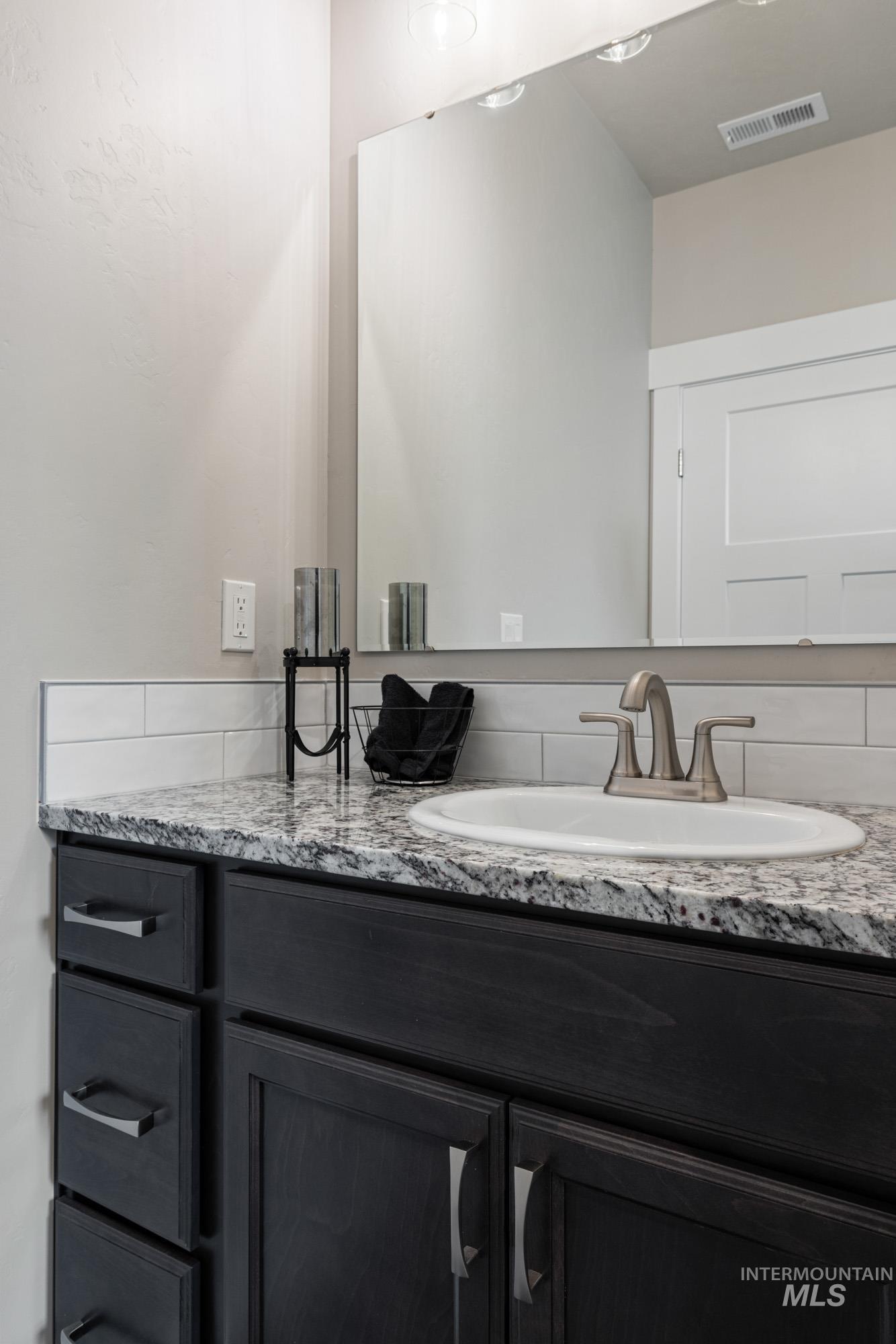 4871 N White Cap Lane, Meridian, Idaho 83646, 3 Bedrooms, 2 Bathrooms, Residential For Sale, Price $424,900,MLS 98974674