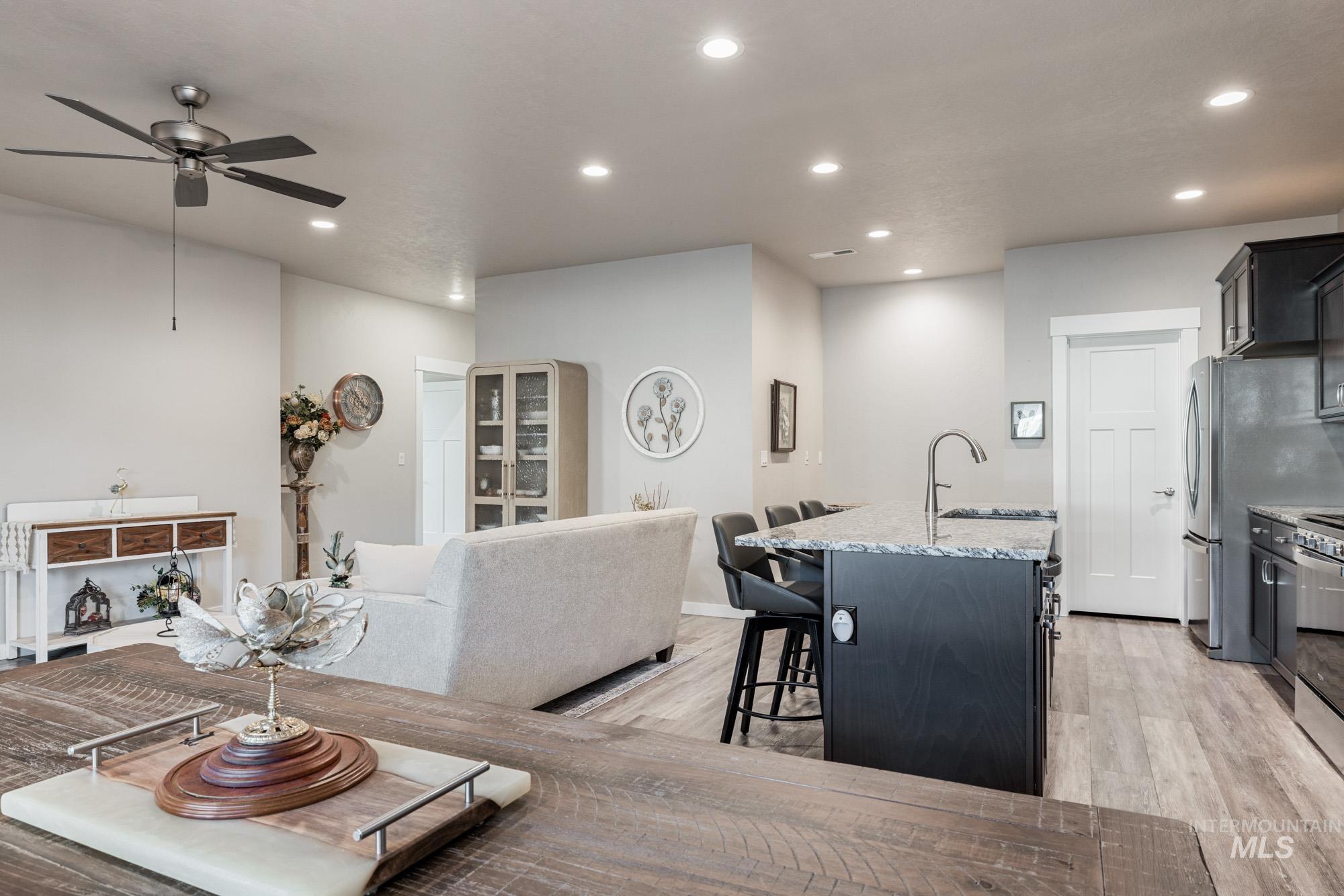 4871 N White Cap Lane, Meridian, Idaho 83646, 3 Bedrooms, 2 Bathrooms, Residential For Sale, Price $424,900,MLS 98974674