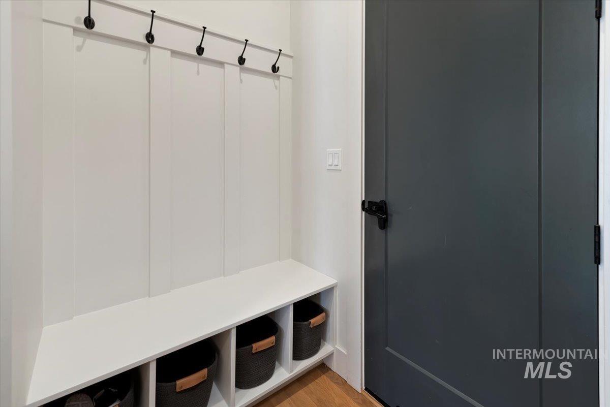 8448 W Brooks Dr, Boise, Idaho 83714, 5 Bedrooms, 3 Bathrooms, Residential For Sale, Price $1,149,000,MLS 98974675