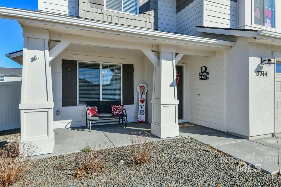 7744 E Rogue Dr, Nampa, Idaho 83687, 5 Bedrooms, 2.5 Bathrooms, Residential For Sale, Price $559,500, 98974676
