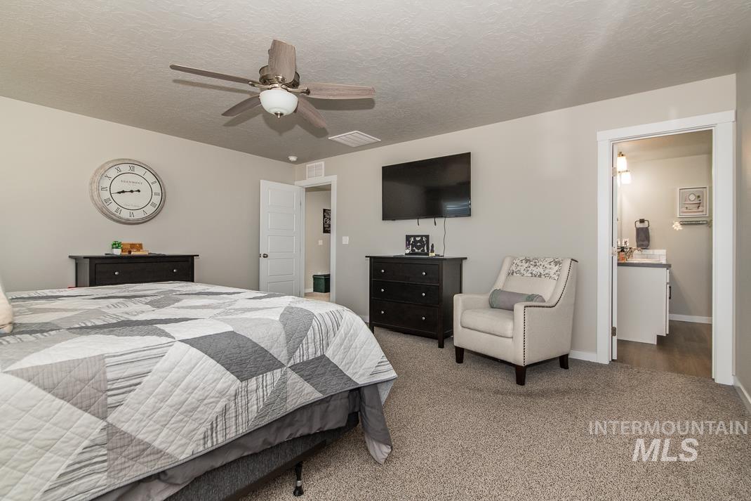 7744 E Rogue Dr, Nampa, Idaho 83687, 5 Bedrooms, 2.5 Bathrooms, Residential For Sale, Price $559,500, 98974676