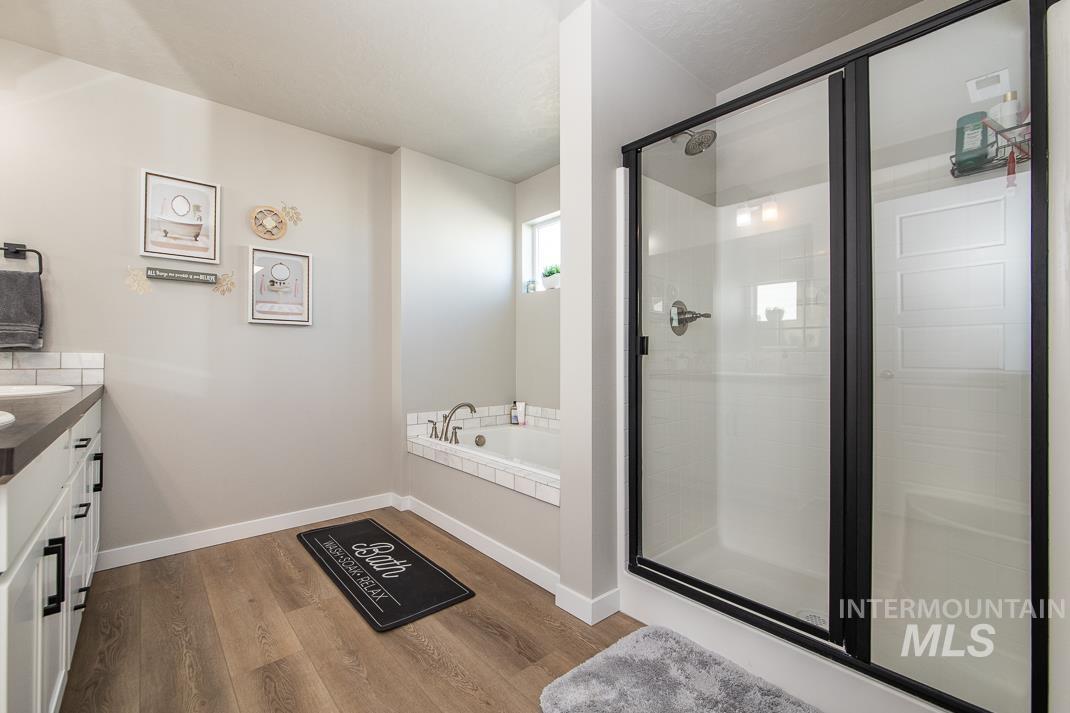 7744 E Rogue Dr, Nampa, Idaho 83687, 5 Bedrooms, 2.5 Bathrooms, Residential For Sale, Price $559,500, 98974676