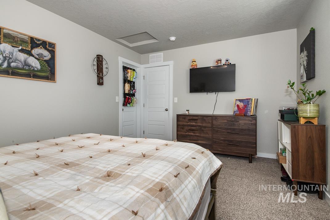 7744 E Rogue Dr, Nampa, Idaho 83687, 5 Bedrooms, 2.5 Bathrooms, Residential For Sale, Price $559,500, 98974676