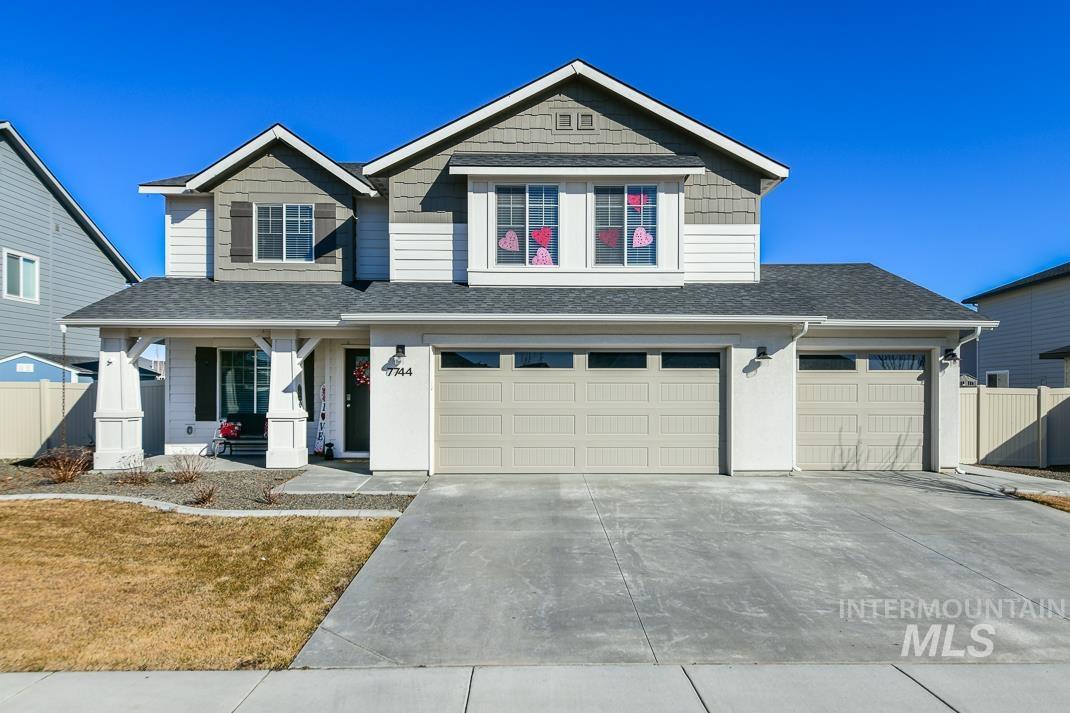 7744 E Rogue Dr, Nampa, Idaho 83687, 5 Bedrooms, 2.5 Bathrooms, Residential For Sale, Price $559,500, 98974676