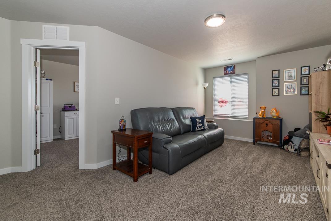 7744 E Rogue Dr, Nampa, Idaho 83687, 5 Bedrooms, 2.5 Bathrooms, Residential For Sale, Price $559,500, 98974676