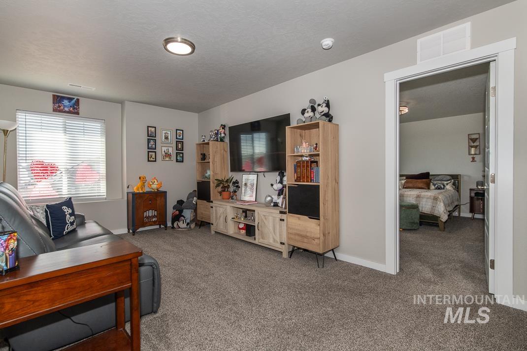 7744 E Rogue Dr, Nampa, Idaho 83687, 5 Bedrooms, 2.5 Bathrooms, Residential For Sale, Price $559,500, 98974676