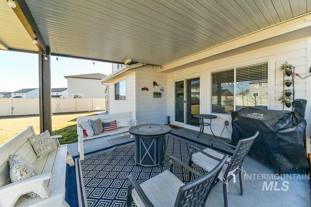 7744 E Rogue Dr, Nampa, Idaho 83687, 5 Bedrooms, 2.5 Bathrooms, Residential For Sale, Price $559,500, 98974676