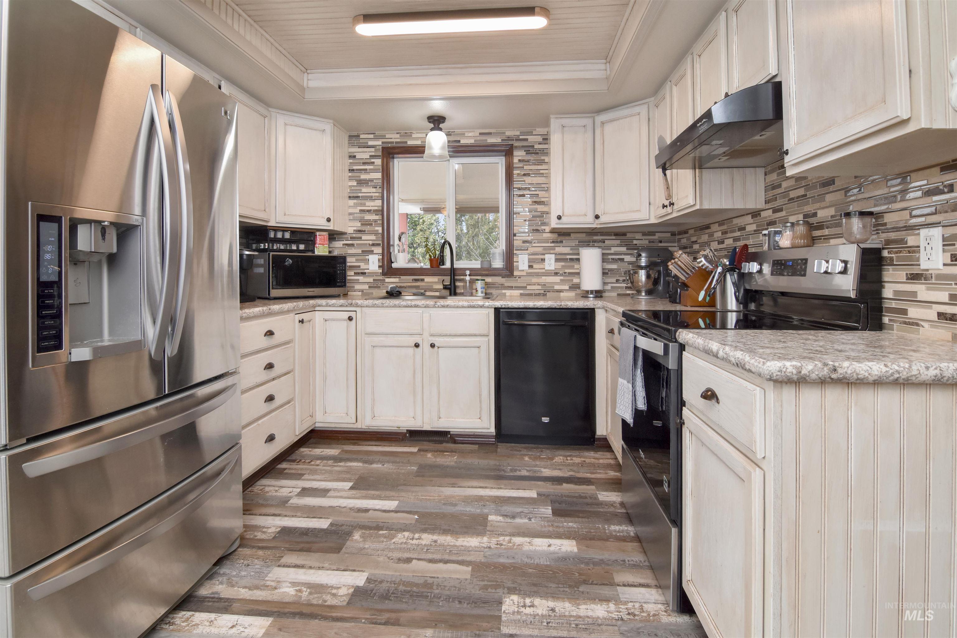 875 Eagle Court, Mountain Home, Idaho 83647, 3 Bedrooms, 2 Bathrooms, Residential For Sale, Price $370,000, 98974677