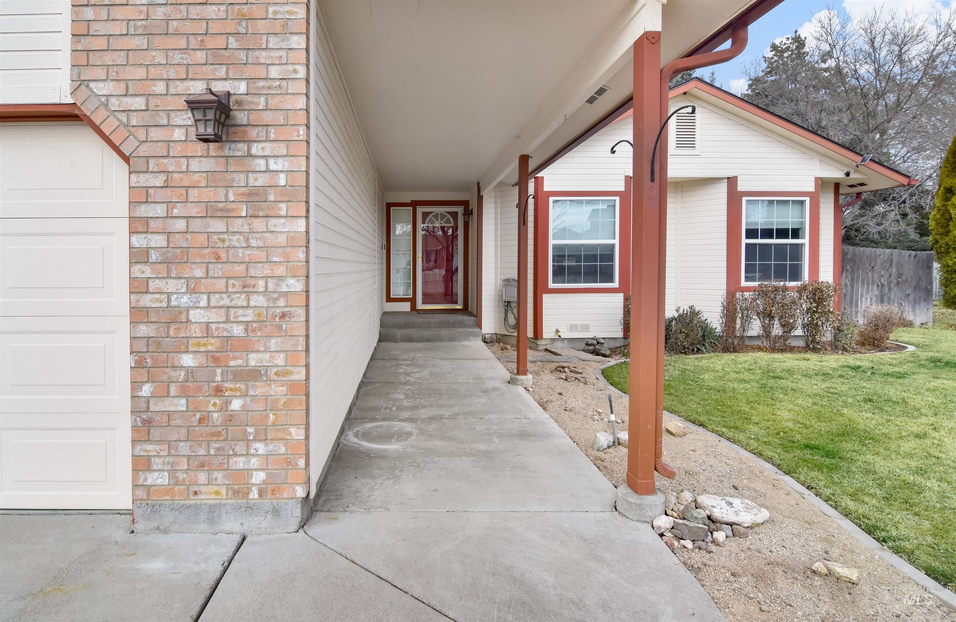 875 Eagle Court, Mountain Home, Idaho 83647, 3 Bedrooms, 2 Bathrooms, Residential For Sale, Price $370,000, 98974677